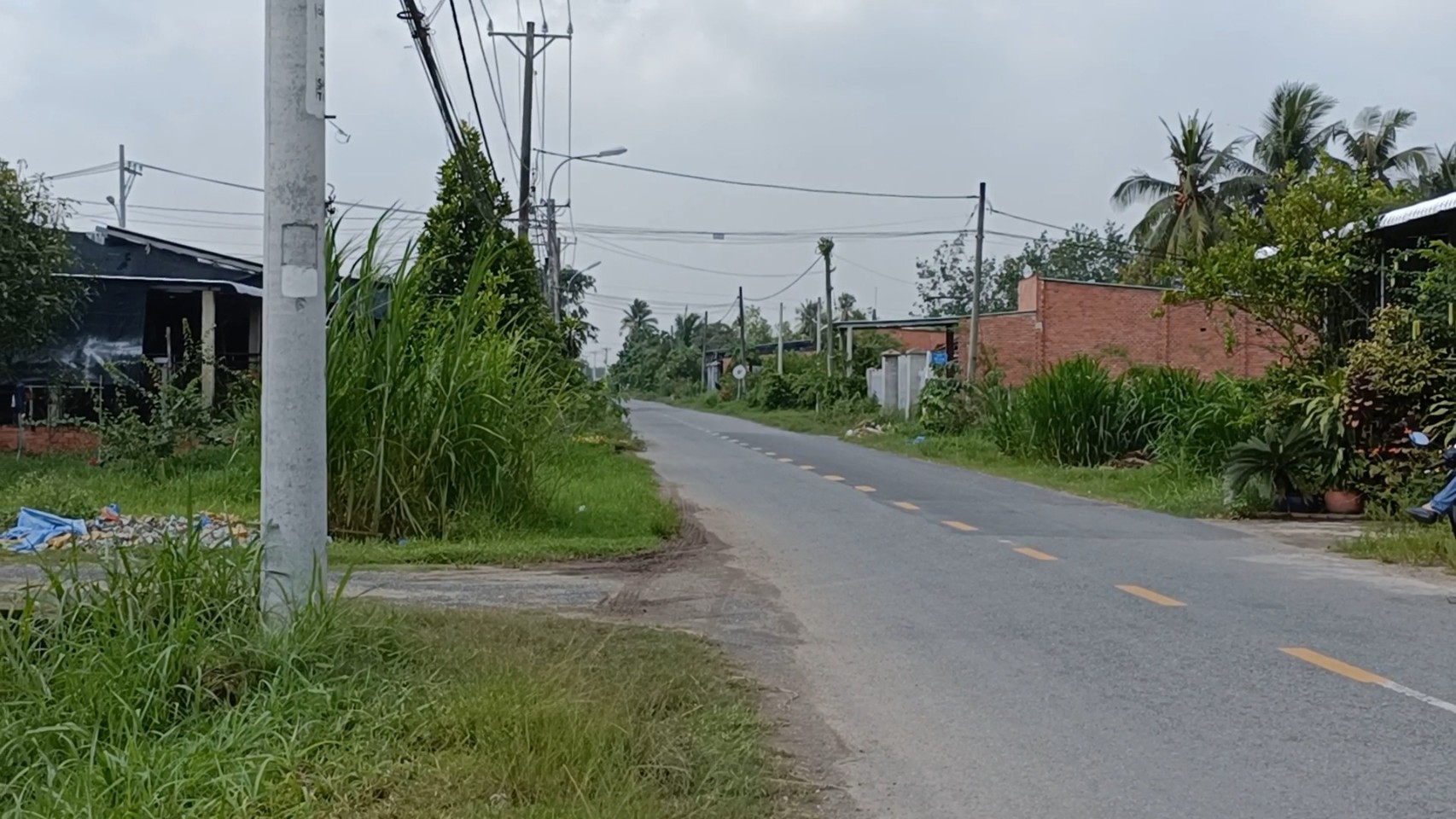 Bán lô đất góc mặt tiền Tỉnh lộ 15, dt 768m2, có 300m thổ cư, xã An Nhơn Tây