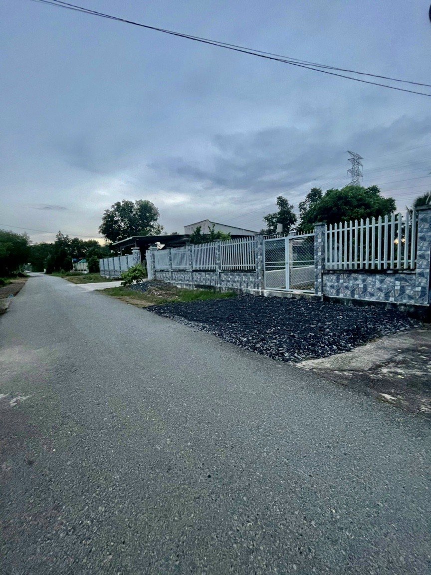 Giảm giá 200tr! Bán lô đất MT đường nhựa số 489, 239m2, full thổ cư, xã Nhuận Đức