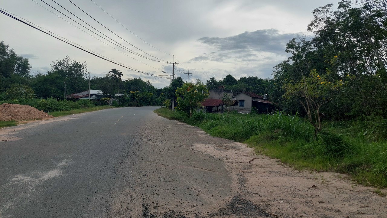 Cần lô đất MT đường nhựa Võ Thị Bàng 2 xe cont tránh nhau, dt 685,5m, có 60m thổ cư, xã An Nhơn Tây