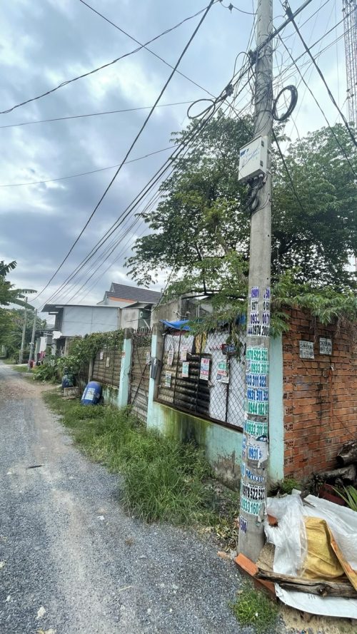 Bán dãy nhà trọ 1 sẹc ngắn Tỉnh lộ 15, dt 321m, full thổ cư, xã Phú Hòa Đông