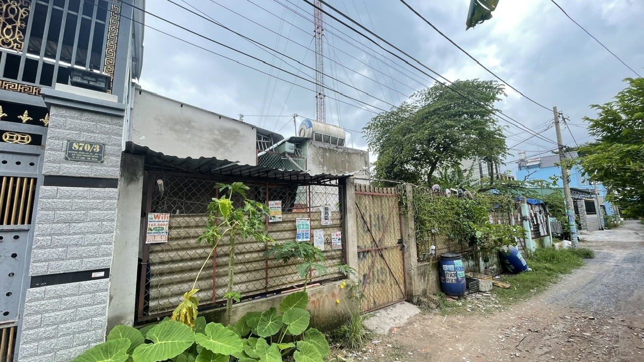 Bán dãy nhà trọ 1 sẹc ngắn Tỉnh lộ 15, dt 321m, full thổ cư, xã Phú Hòa Đông