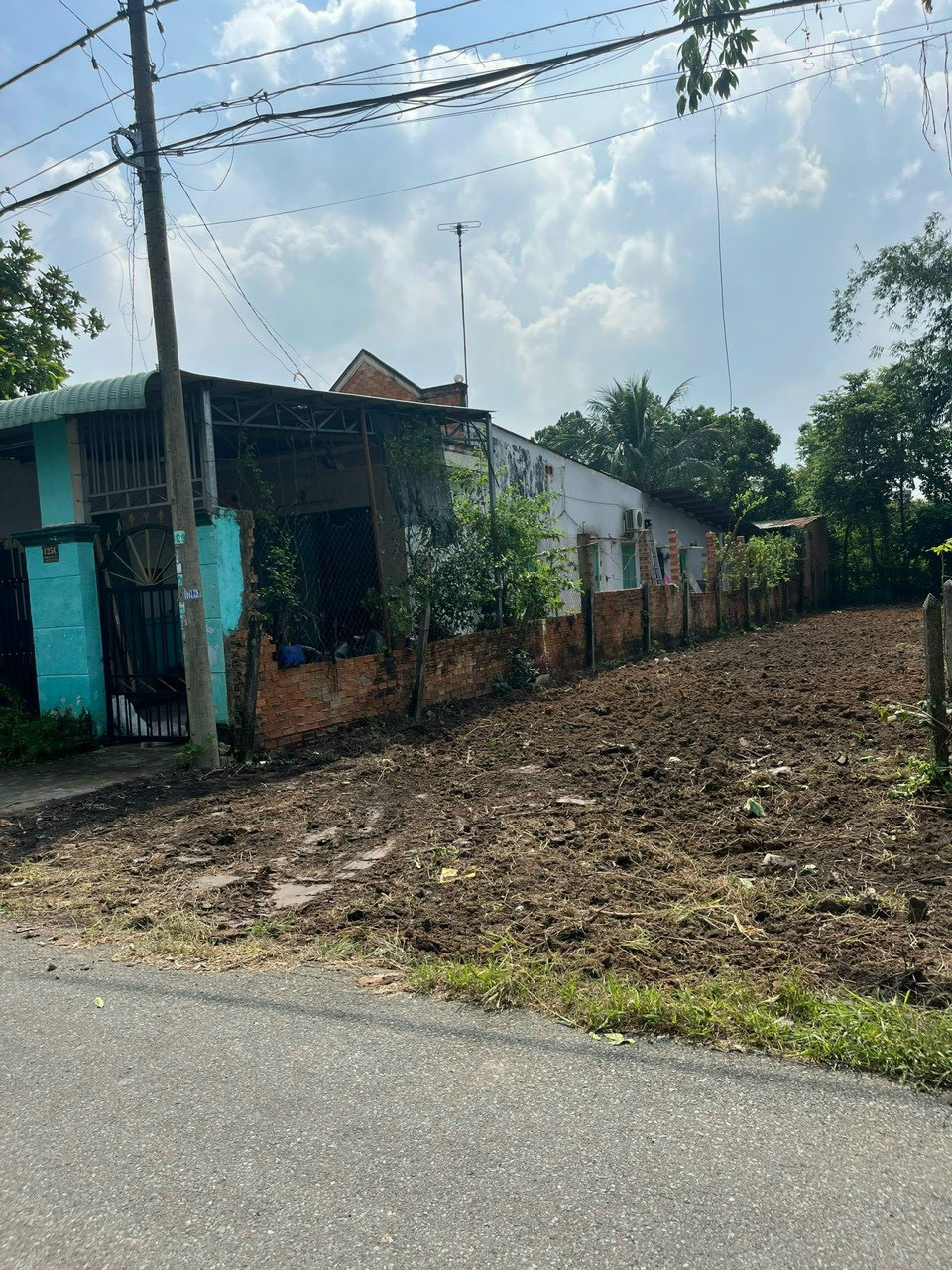 Bán đất Củ Chi, lô đất MT đường nhựa 490, dt 225m, có 92m thổ cư, xã Nhuận Đức