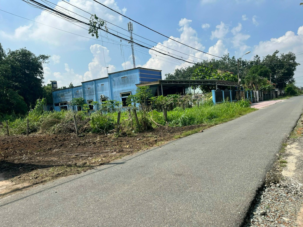 Bán đất Củ Chi, lô đất MT đường nhựa 490, dt 225m, có 92m thổ cư, xã Nhuận Đức