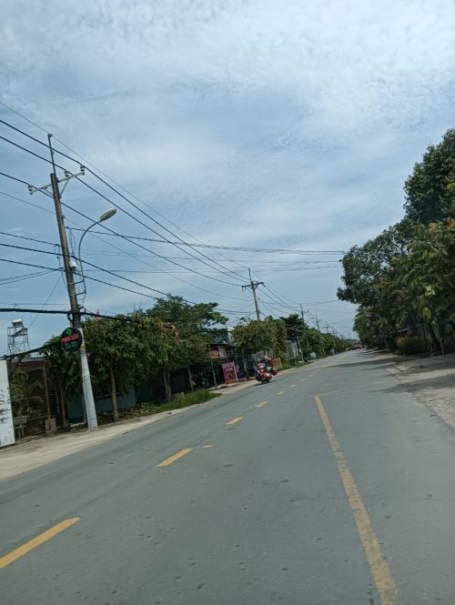 Bán đất tặng căn nhà trên đất MT đường nhựa Tỉnh Lộ 2, dt 470m2, có 51m thổ cư, xã Nhuận Đức.