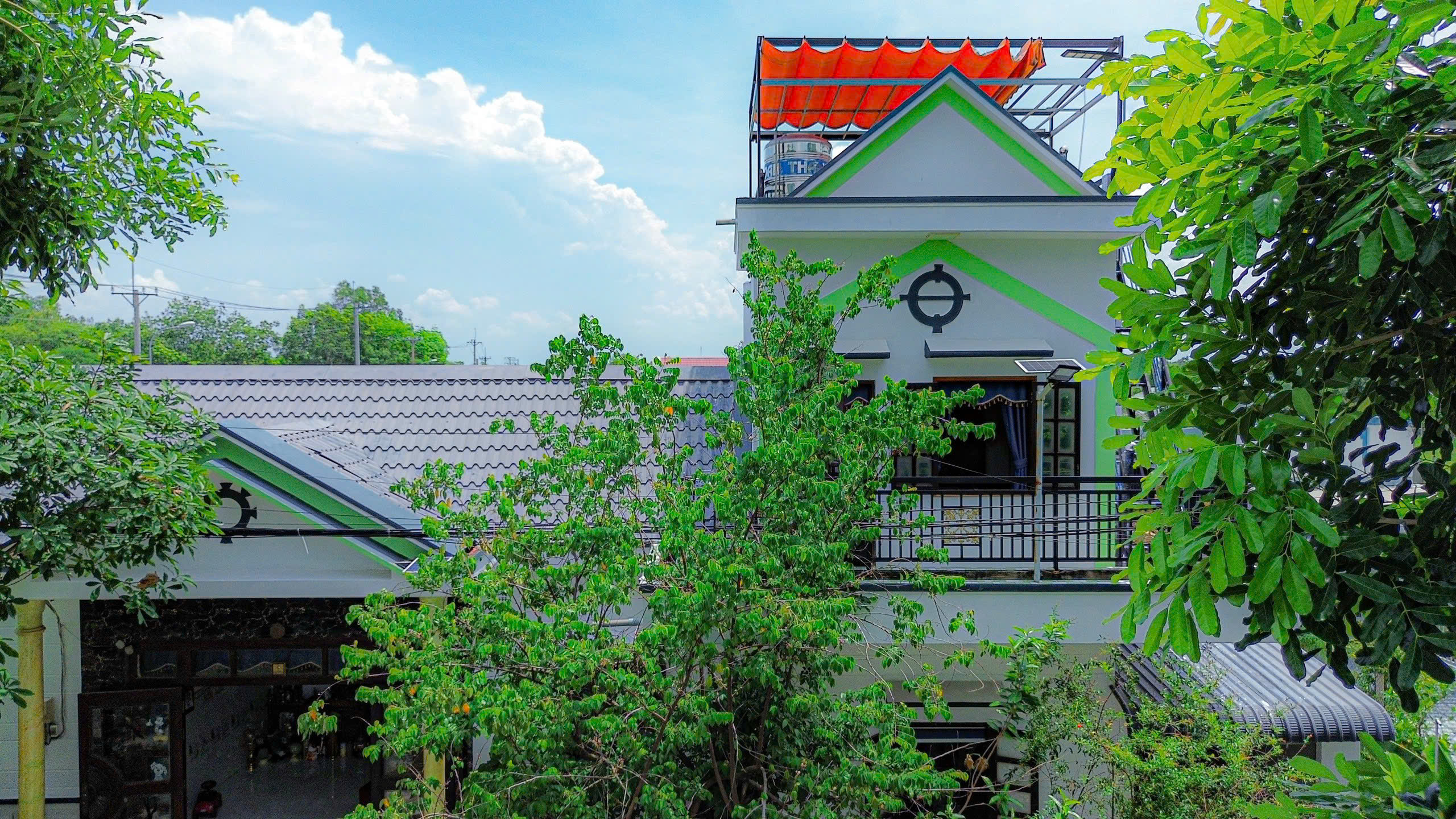 Bán Nhà mái thái đẹp góc 2 mt đường nhựa 686, xã Thái Mỹ.