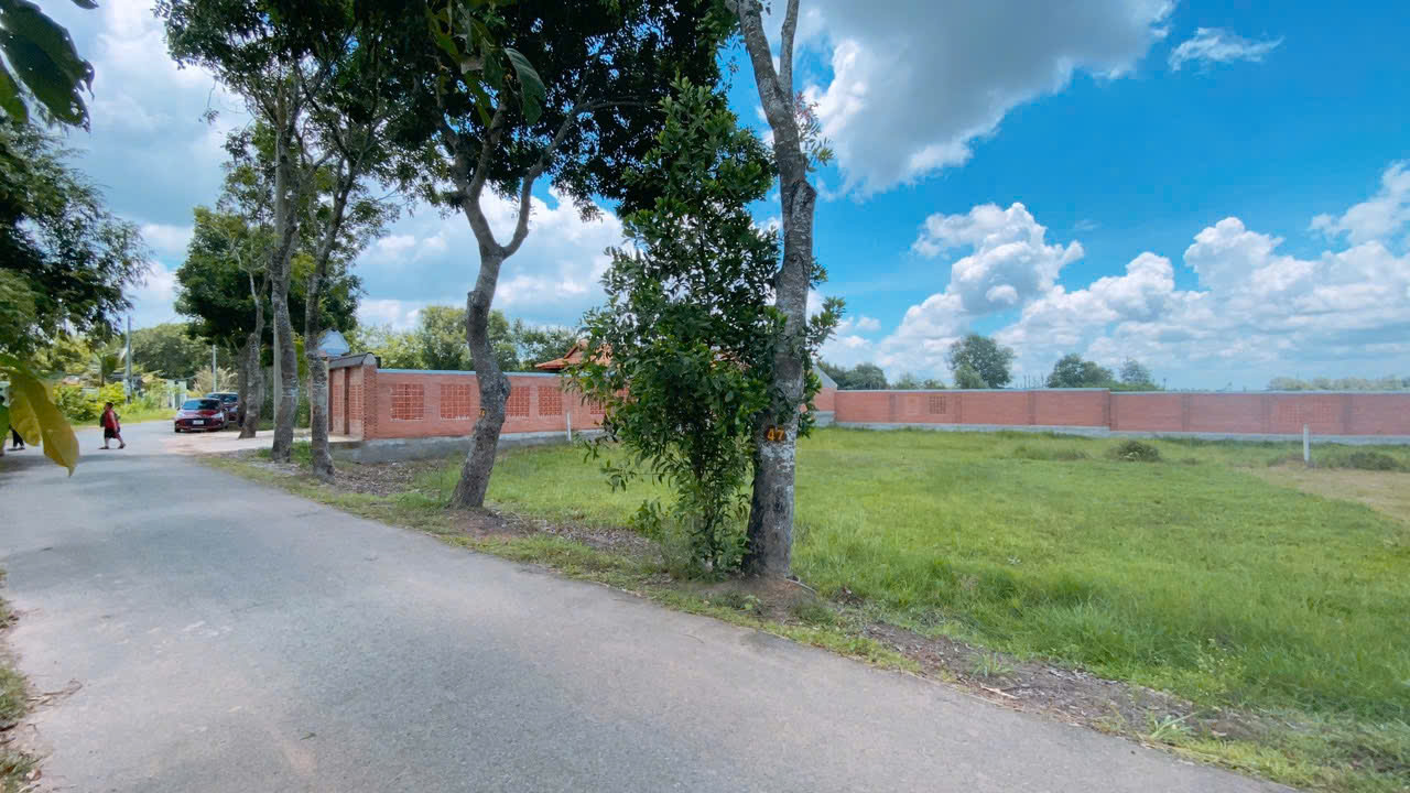 Bán nhà vườn mặt tiền đường nhựa, dt 1.377m2, có 85m thổ cư, xã Thái Mỹ.