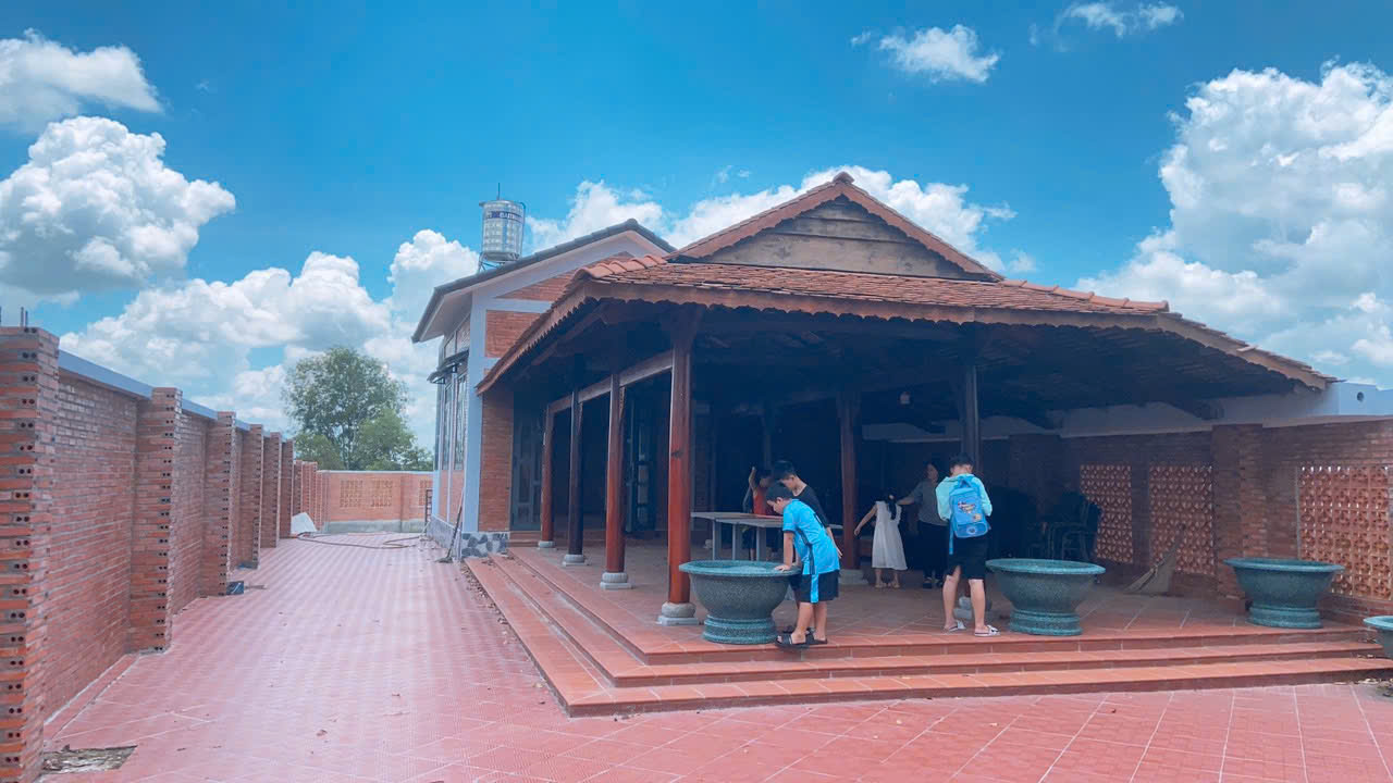 Bán nhà vườn mặt tiền đường nhựa, dt 1.377m2, có 85m thổ cư, xã Thái Mỹ.