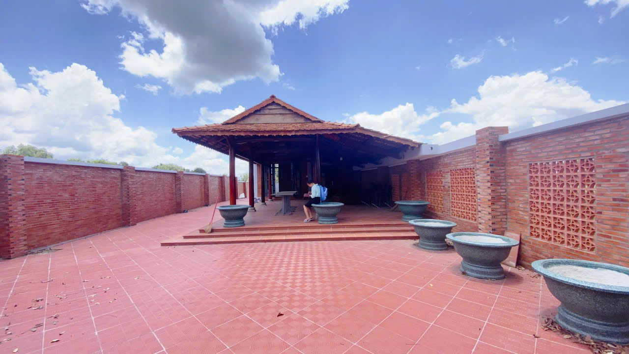 Bán nhà vườn mặt tiền đường nhựa, dt 1.377m2, có 85m thổ cư, xã Thái Mỹ.