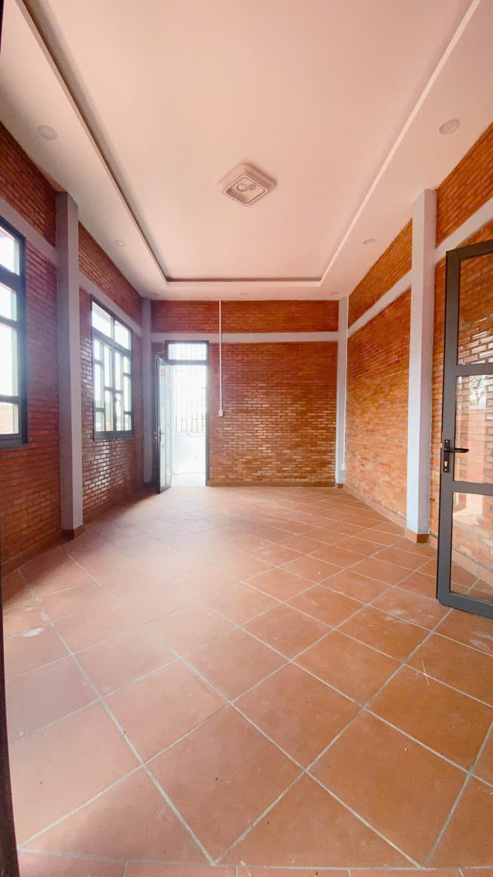 Bán nhà vườn mặt tiền đường nhựa, dt 1.377m2, có 85m thổ cư, xã Thái Mỹ.