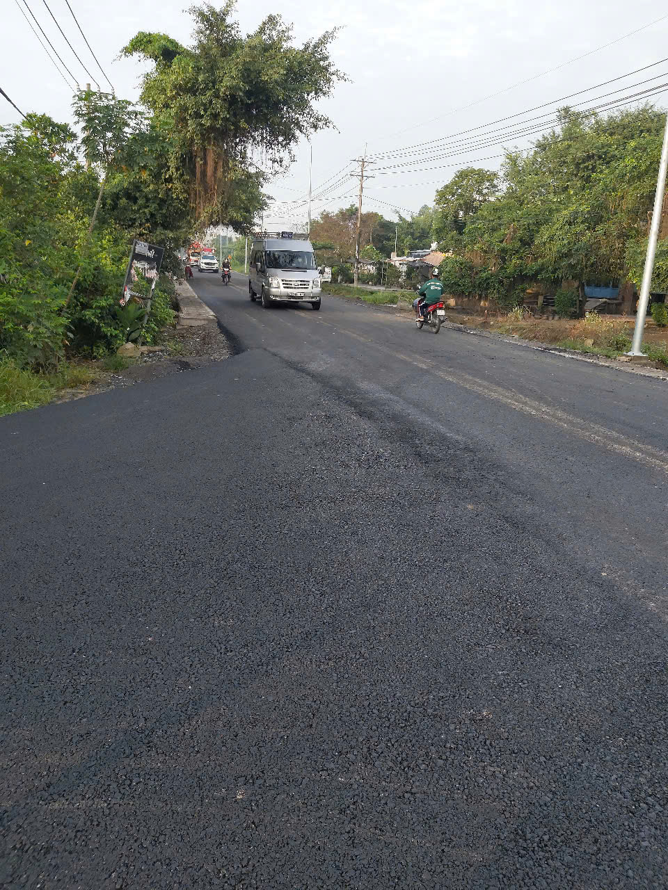 Bán nhà cấp 4 có gác, mặt tiền đường số 82, xã Phú Hòa Đông