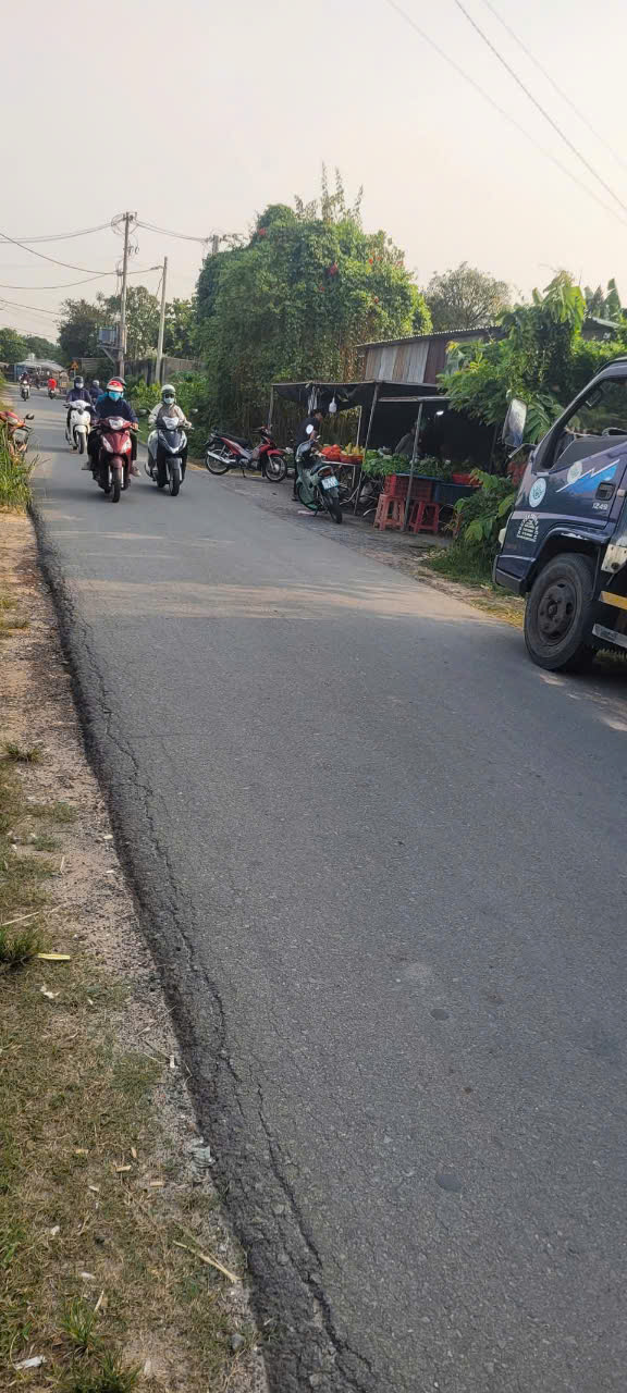 Bán lô đất đường xe tải, diện tích 1.771m2, có 300m thổ cư, xã Củ Chi.