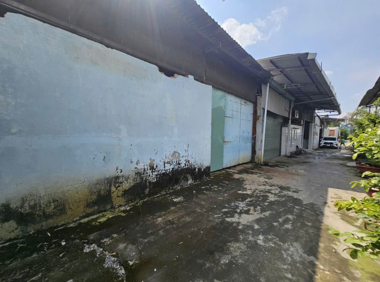 Bán xưởng hẻm xe tải 3,5 tấn, diện tích 1.071m2 có 497m2 thổ , xã Phú Hòa Đông