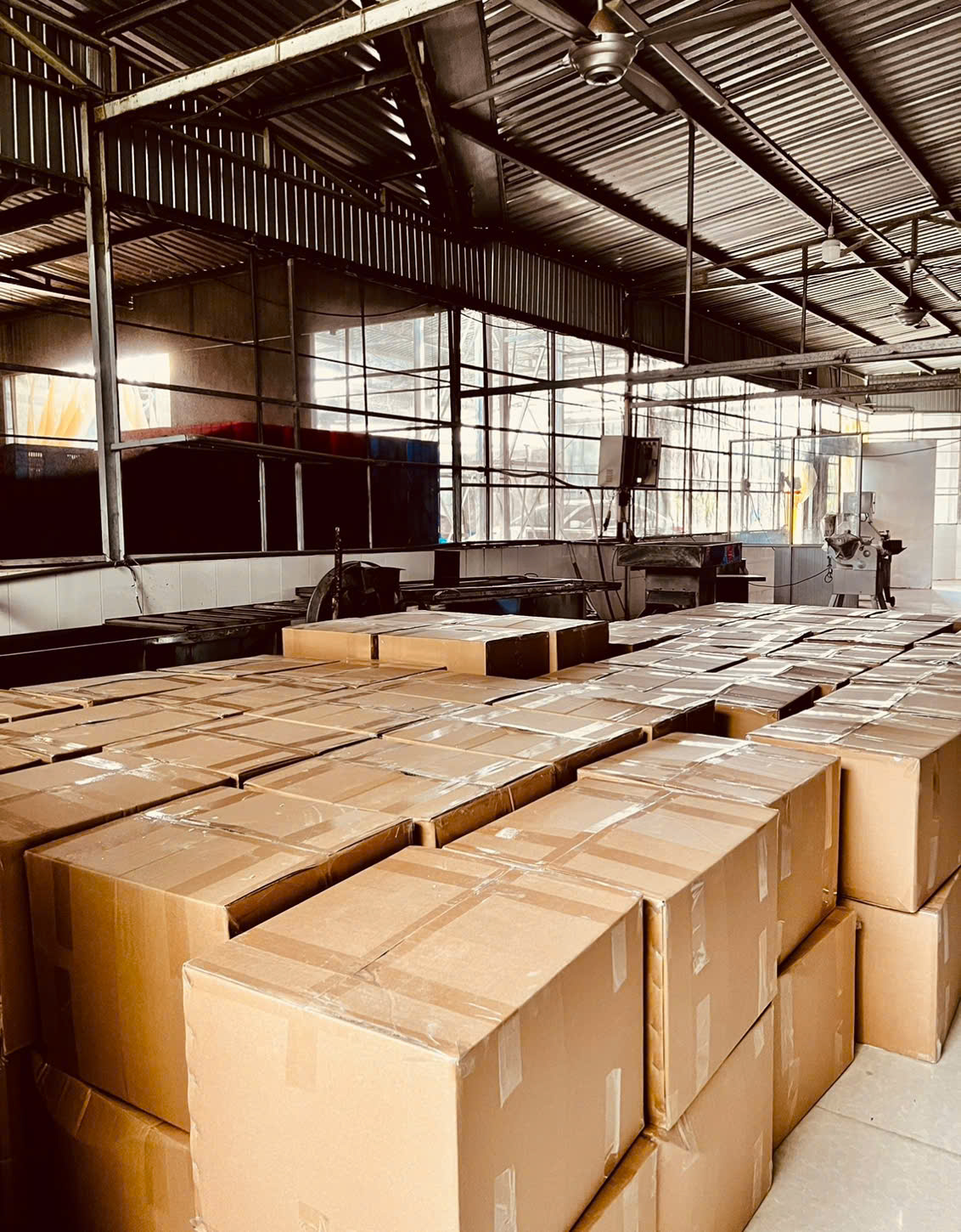 Bán xưởng hẻm xe tải 3,5 tấn, diện tích 1.071m2 có 497m2 thổ , xã Phú Hòa Đông