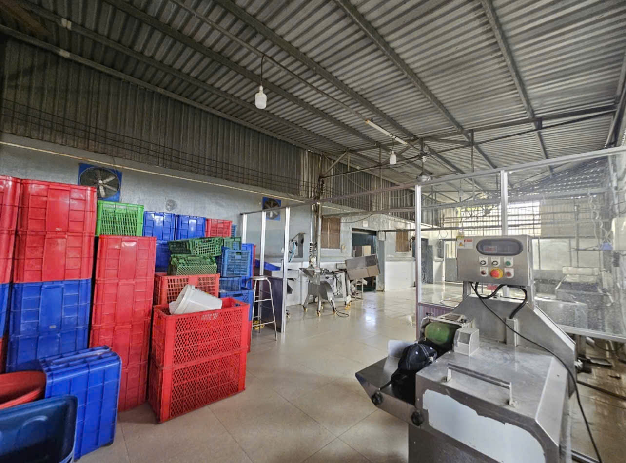 Bán xưởng hẻm xe tải 3,5 tấn, diện tích 1.071m2 có 497m2 thổ , xã Phú Hòa Đông