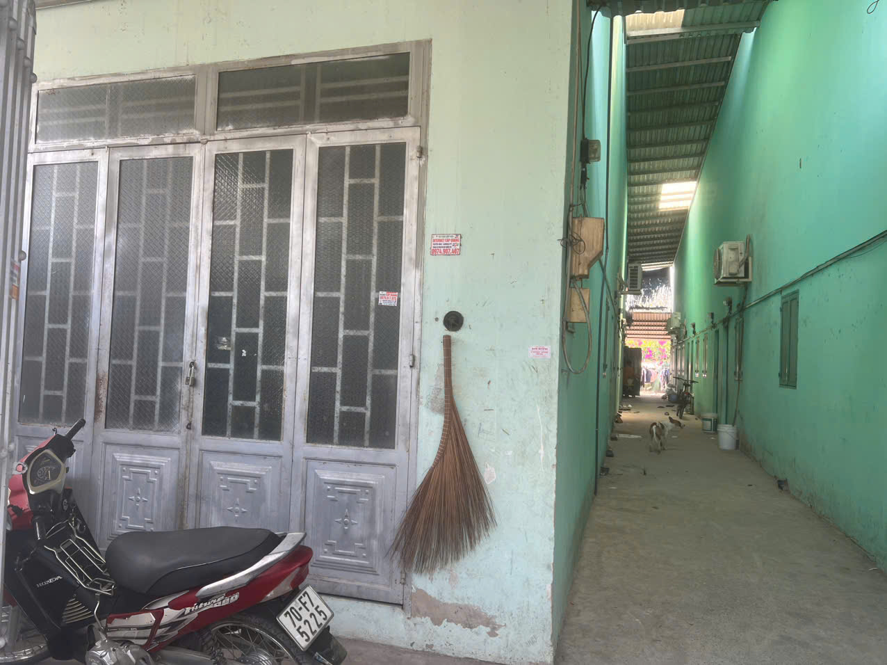 Bán dãy nhà trọ 13 phòng đang cho thu nhập 14tr/Tháng, 2 sẹc TL 2, dt 478m2, có 399m thổ cư, xã Nhuận Đức (mới)