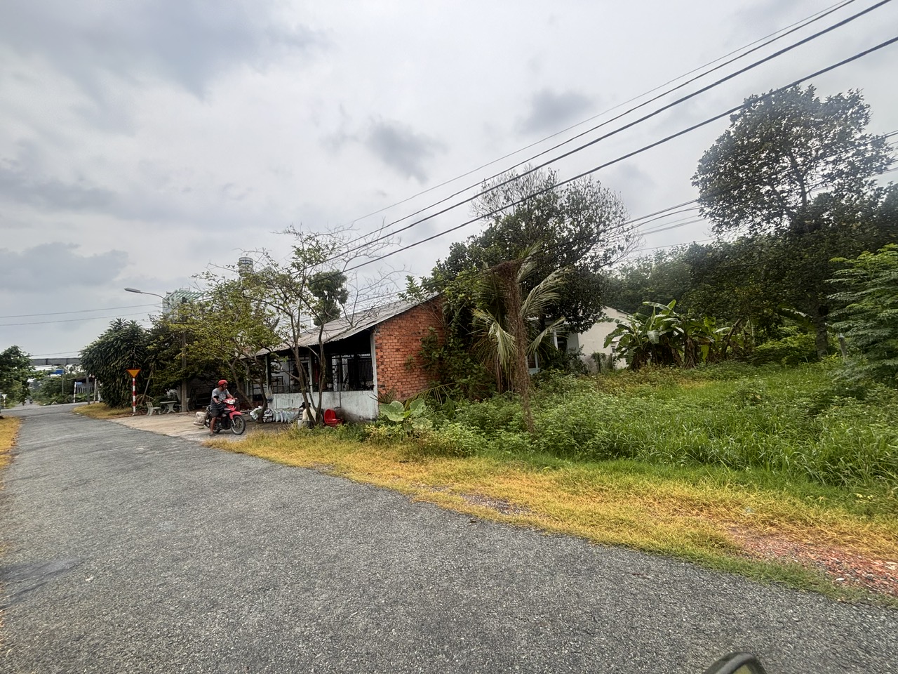 Bán đất Củ Chi, mt đường nhựa 436, 1 sẹc ngắn Cây Bài, tổng 640m2, có 200m thổ cư, Xã Phú Hòa Đông.