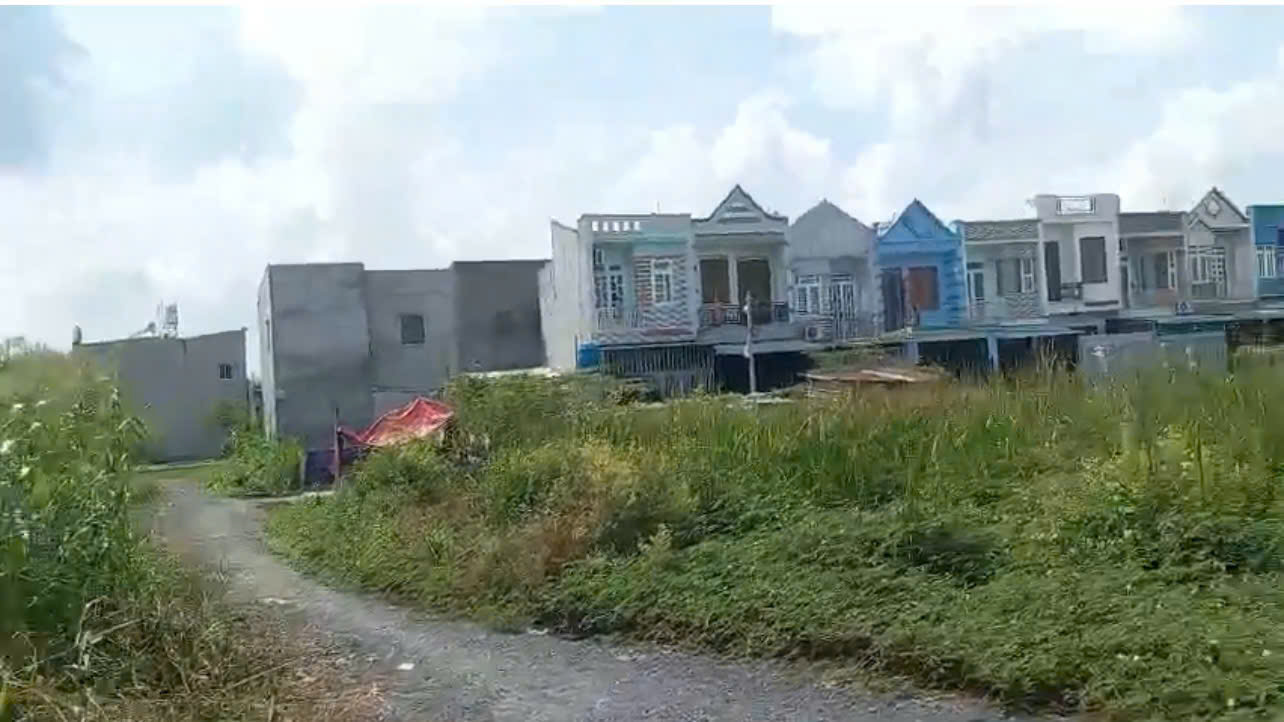 Bán đất Củ Chi! bán lô đất mt đường bê tông xe otô, dt 103m, 100% thổ cư, xã Bình Mỹ