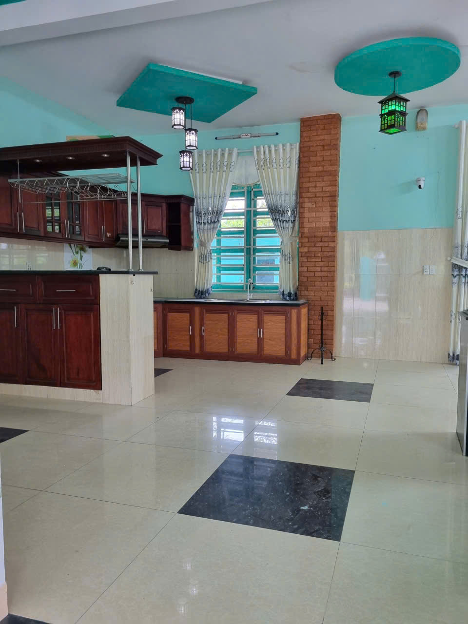 Bán biệt thự + dãy trọ 10 phòng mặt tiền đường 489 dòng tiền ổn định, xã Nhuận Đức (mới)