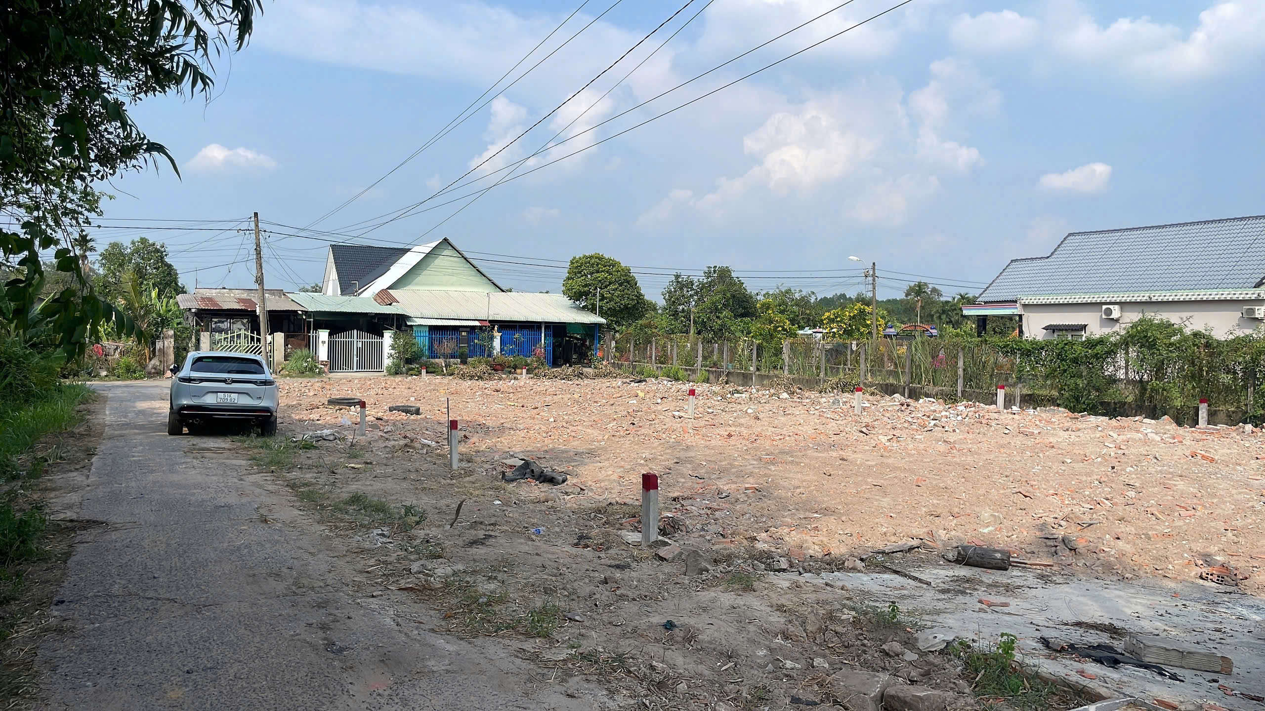 Cắt lỗ nhiều! Bán lô đất mt đường nhưa 583, dt 119m, full thổ, xã Nhuận Đức (mới)