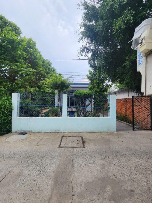 Cần bán gấp đất sẹc Trịnh Thị Miến, diện tích 7m x 30m, tổng 210m2 , 162 thổ, Xã Đông Thạnh (mới).